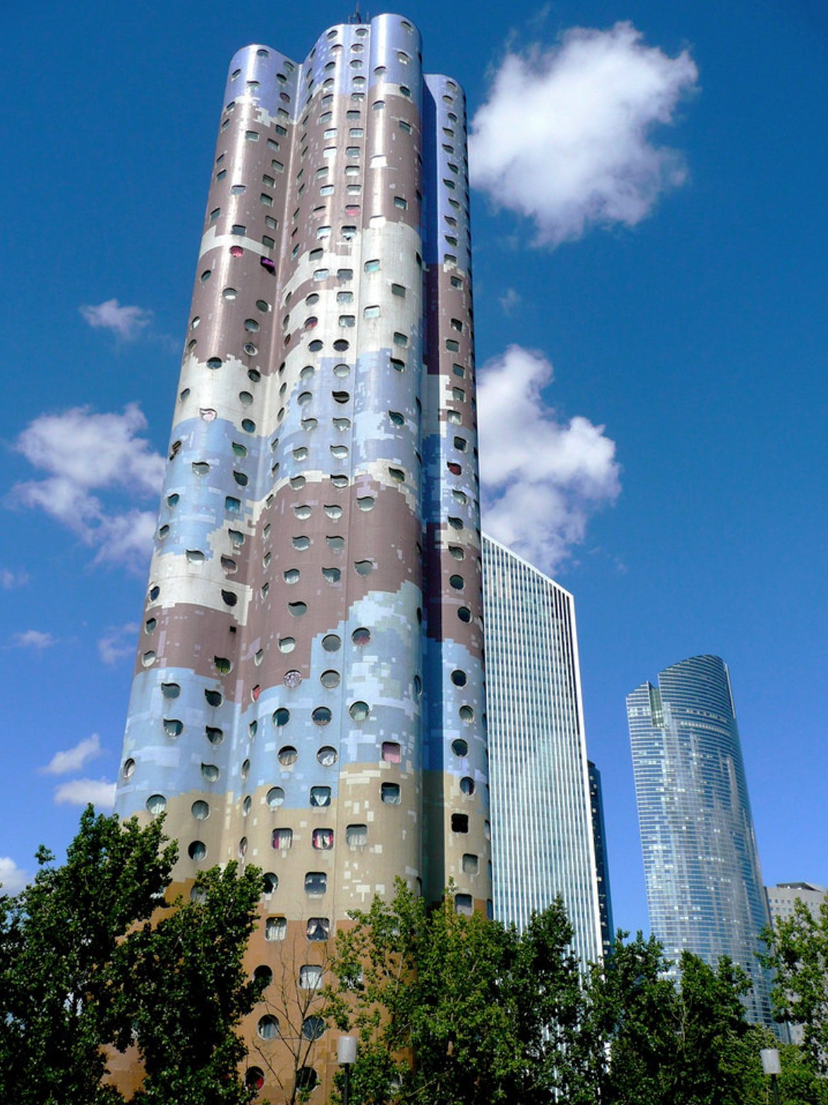 tours rondes de nanterre